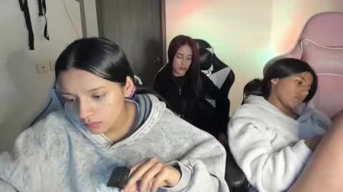 Snapshot of kimmi_foxy chatting on 02/25/26, 11:25 kimmi online show from 02/25/26, 11:25