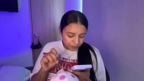 kimmi online show from 04/15/26, 09:37