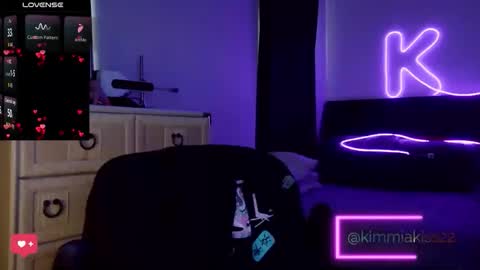 Kimmi online show from 02/15/26, 09:00