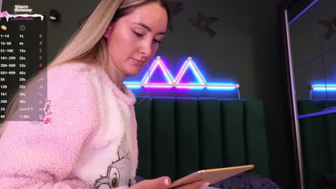 Kimmie online show from 12/22/24, 06:26