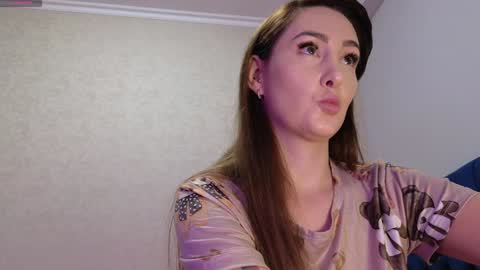 Kimmie online show from 11/18/25, 07:07