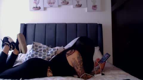 Snapshot of kimmy_one_ chatting on 02/05/25, 06:37 kelly online show from 02/05/25, 06:37
