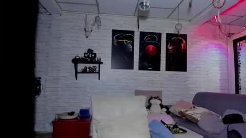 Snapshot of kimmymadison chatting on 01/14/25, 10:44 Melany online show from 01/14/25, 10:44