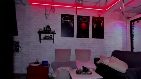 Snapshot of kimmymadison chatting on 01/18/25, 03:42 Melany online show from 01/18/25, 03:42