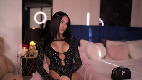 Kim online show from 10/25/25, 02:13