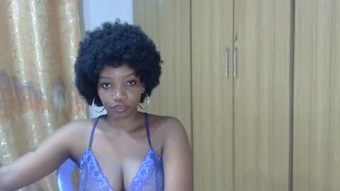 Snapshot of kimsmile_001 chatting on 12/01/24, 08:42 Kim online show from 12/01/24, 08:42