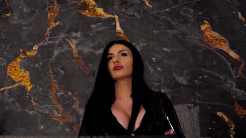 Snapshot of kimwilmes chatting on 12/19/24, 05:50 Kim Wilmes online show from 12/19/24, 05:50