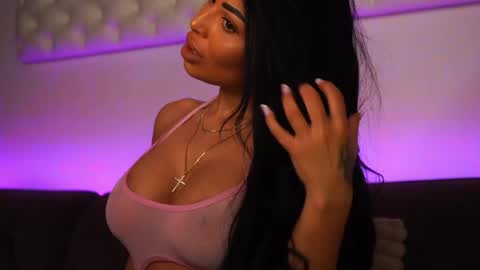 Snapshot of kimybroox chatting on 04/06/26, 09:27 Andreea online show from 04/06/26, 09:27