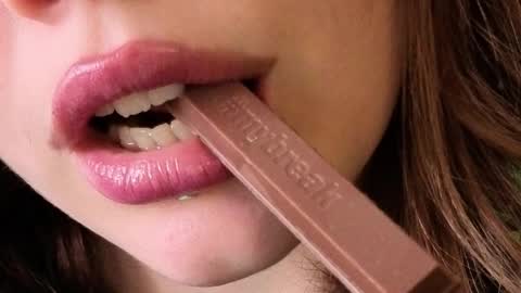 kina_ka online show from 11/28/25, 04:37