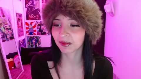 Snapshot of kind_scarlett chatting on 11/08/25, 02:01 Kind Scarlett online show from 11/08/25, 02:01