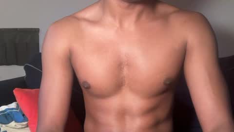 Snapshot of kinda_horny_right_now chatting on 06/11/26, 09:40 Isaac online show from 06/11/26, 09:40
