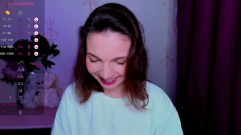 Snapshot of kindhazelhere_ chatting on 06/09/26, 04:13 Hazel online show from 06/09/26, 04:13