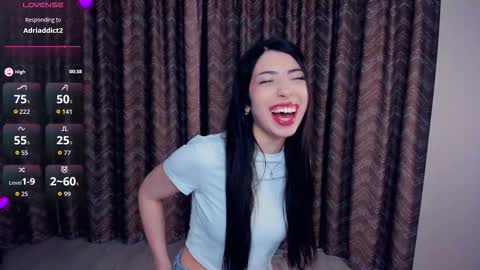 Snapshot of kindraevert chatting on 11/19/25, 04:23 Megan online show from 11/19/25, 04:23