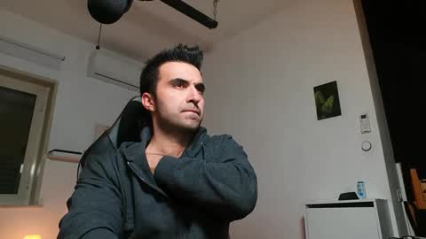 Snapshot of king7045 chatting on 01/27/25, 12:33 king7045 online show from 01/27/25, 12:33