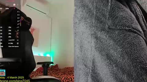 Snapshot of king7045 chatting on 03/02/25, 10:48 king7045 online show from 03/02/25, 10:48