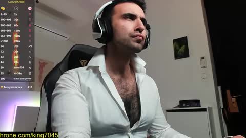 Snapshot of king7045 chatting on 03/08/25, 02:12 king7045 online show from 03/08/25, 02:12