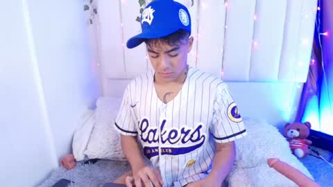 king  help me reach 100 likes online show from 01/17/25, 03:34