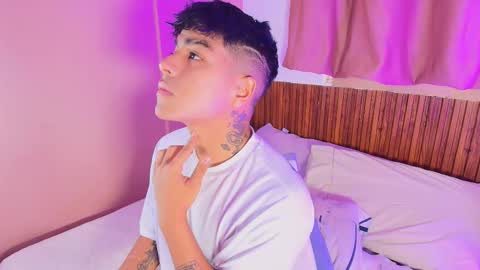 Snapshot of king_azahell chatting on 03/09/26, 09:52 king help me reach 100 likes online show from 03/09/26, 09:52