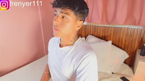 Snapshot of king_azahell chatting on 04/03/26, 01:25 king help me reach 100 likes online show from 04/03/26, 01:25