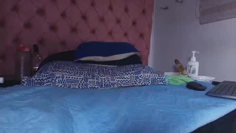 Bella online show from 09/20/25, 03:07