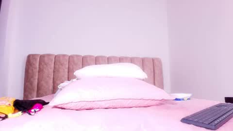 Bella online show from 11/13/25, 03:05