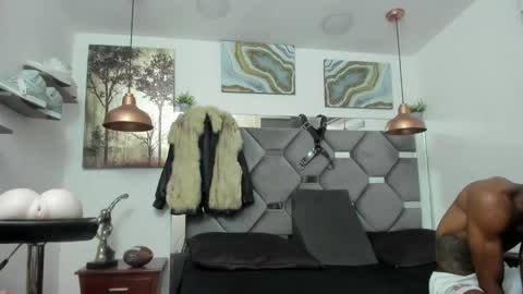 HOT MEN BLACK online show from 12/29/24, 01:24