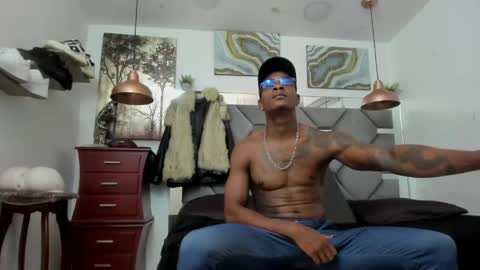 Snapshot of king_fitt_ chatting on 06/07/26, 07:06 HOT MEN BLACK online show from 06/07/26, 07:06