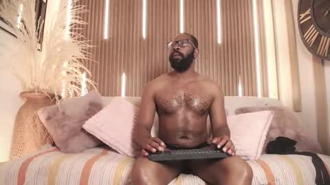 Snapshot of king_mallik chatting on 09/26/25, 01:04 Malik  online show from 09/26/25, 01:04