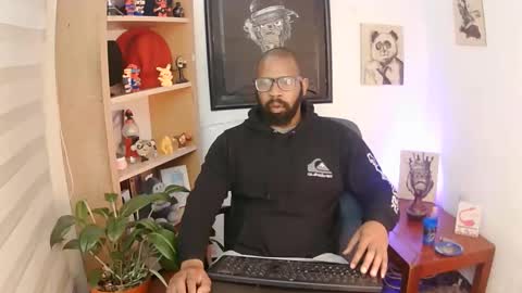 Snapshot of king_mallik chatting on 10/21/25, 01:34 Malik  online show from 10/21/25, 01:34