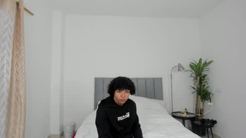 Snapshot of king_master77 chatting on 03/11/25, 11:33 king_master77 online show from 03/11/25, 11:33