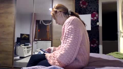 sexysexyhotwetpinkredpussy online show from 12/15/24, 05:42