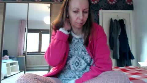 Snapshot of kingandprincess chatting on 05/26/26, 05:53 sexysexyhotwetpinkredpussy online show from 05/26/26, 05:53