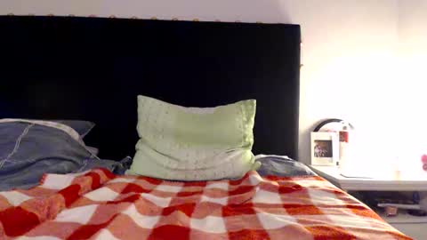 Snapshot of kingandprincess chatting on 06/06/26, 06:56 sexysexyhotwetpinkredpussy online show from 06/06/26, 06:56