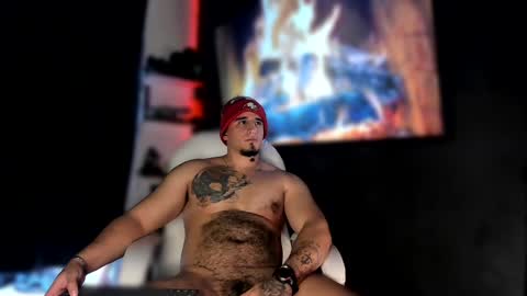 Snapshot of kingbear777 chatting on 12/18/24, 01:02 King Bear online show from 12/18/24, 01:02