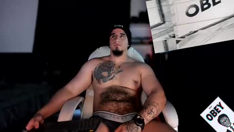 Snapshot of kingbear777 chatting on 02/02/25, 08:02 King Bear online show from 02/02/25, 08:02