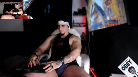 Snapshot of kingbear777 chatting on 02/15/25, 01:31 King Bear online show from 02/15/25, 01:31