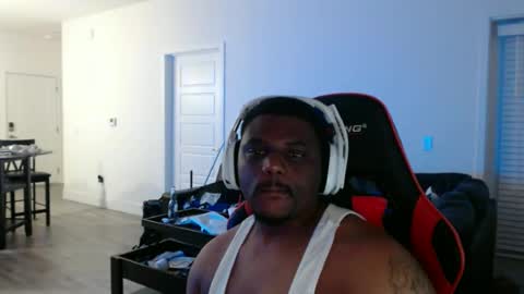Snapshot of kingbell3489 chatting on 06/14/26, 01:58 kingbell3489 online show from 06/14/26, 01:58