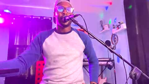 Snapshot of kingcorbra chatting on 02/28/25, 07:03 KC online show from 02/28/25, 07:03