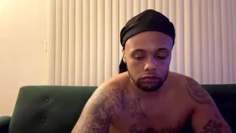 Snapshot of kingdabiggest chatting on 09/21/25, 09:33 KingDaBiggest online show from 09/21/25, 09:33