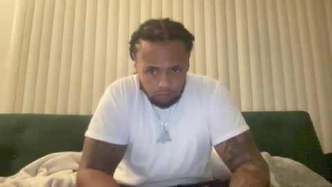 Snapshot of kingdabiggest chatting on 11/17/25, 08:20 KingDaBiggest online show from 11/17/25, 08:20