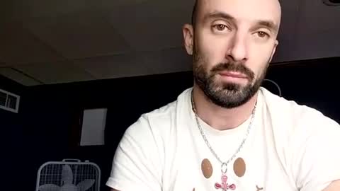 Snapshot of kingdaddysayless chatting on 11/15/25, 05:16 kingdaddysayless online show from 11/15/25, 05:16