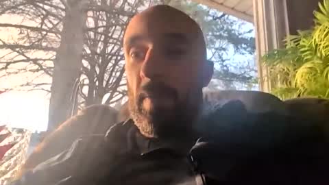 Snapshot of kingdaddysayless chatting on 11/27/25, 09:28 kingdaddysayless online show from 11/27/25, 09:28