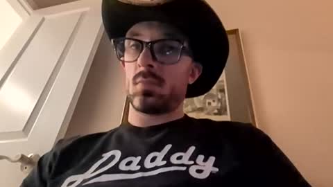 Snapshot of kingdaddysayless chatting on 06/17/26, 06:20 kingdaddysayless online show from 06/17/26, 06:20