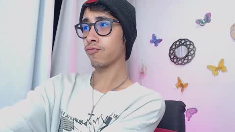 Snapshot of kingdanny_8 chatting on 10/15/25, 02:33 kingdanny_8 online show from 10/15/25, 02:33