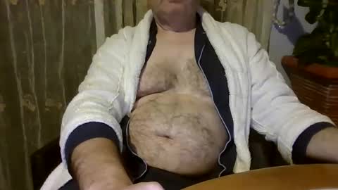 Snapshot of kingdonn1 chatting on 12/01/25, 10:48 Don online show from 12/01/25, 10:48