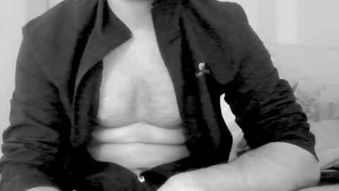 kingindisguise69 online show from 02/15/25, 05:07