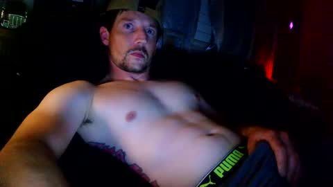 Snapshot of kinglee5150 chatting on 04/27/26, 10:57 kingqueenofthesouth318 online show from 04/27/26, 10:57