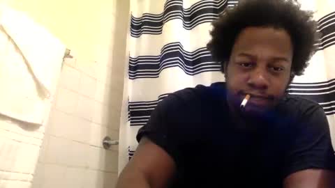 Snapshot of kinglibra420 chatting on 11/19/25, 10:04 loyal fuck online show from 11/19/25, 10:04