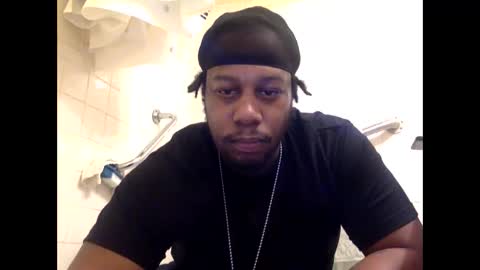 Snapshot of kinglibra420 chatting on 03/12/26, 10:10 loyal fuck online show from 03/12/26, 10:10