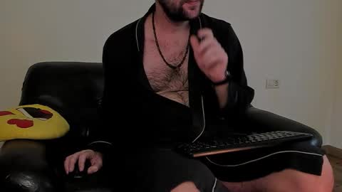 Snapshot of kingmallcom chatting on 11/17/25, 06:03 The King online show from 11/17/25, 06:03